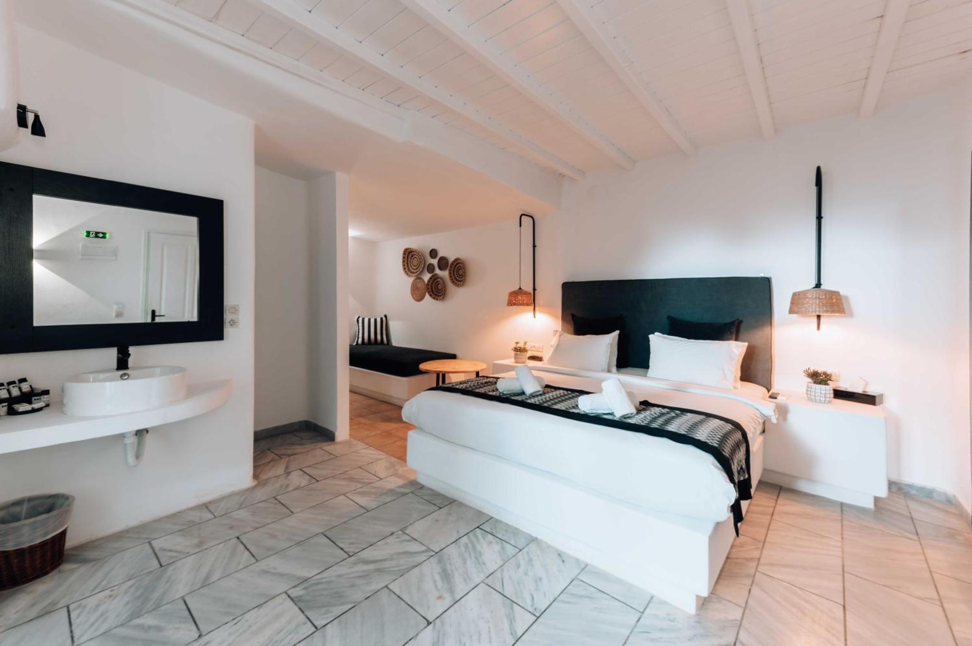 Mr & Mrs White Mykonos Hotel 4*